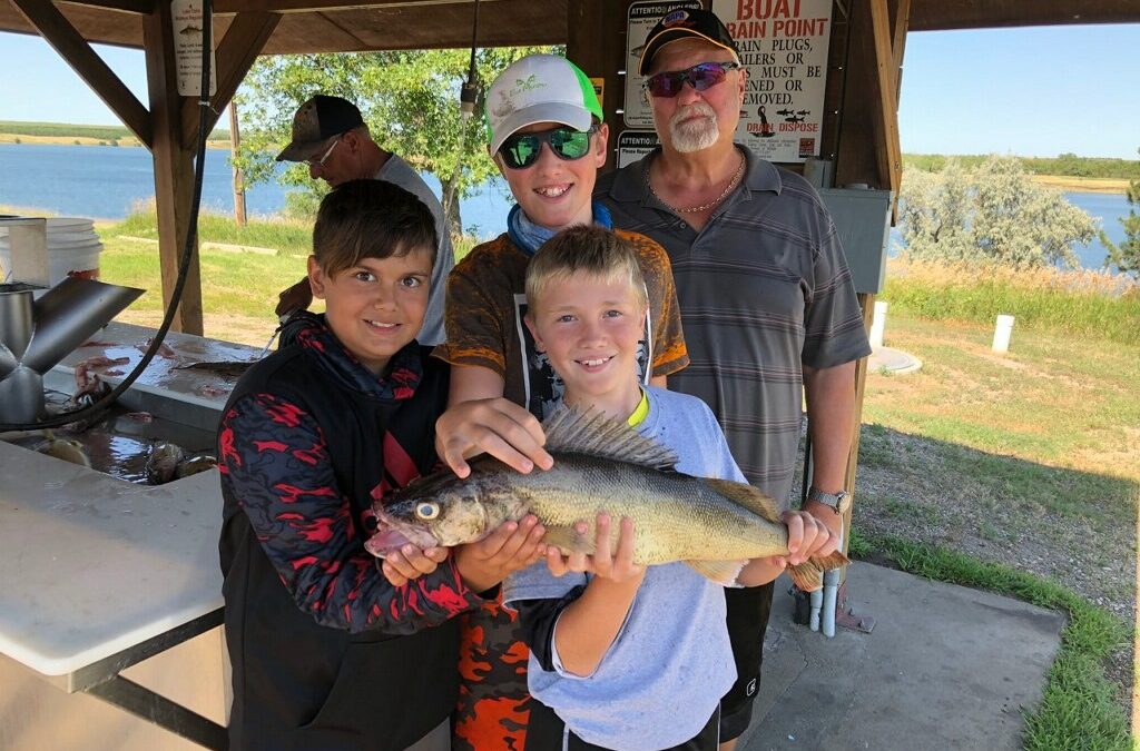 Grampa and kids on Oahe